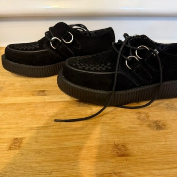 T.U.K. Black Suede Low Viva Creeper Oxford Shoe – Unisex - Picture 13 of 16